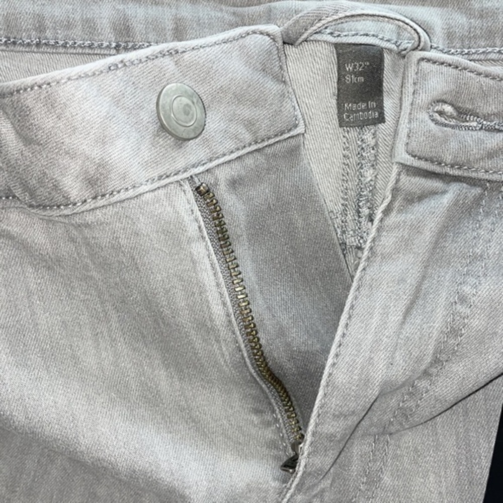 ASOS Mens Stretch Gray Casual Denim Bermuda Jean Shorts - Picture 6 of 9